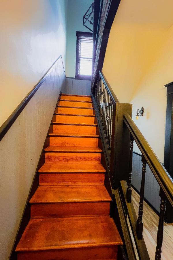 The Pub- 8Br Free Parking, Minutes From Falls & Casino ไนแอการาฟอลส์ ภายนอก รูปภาพ
